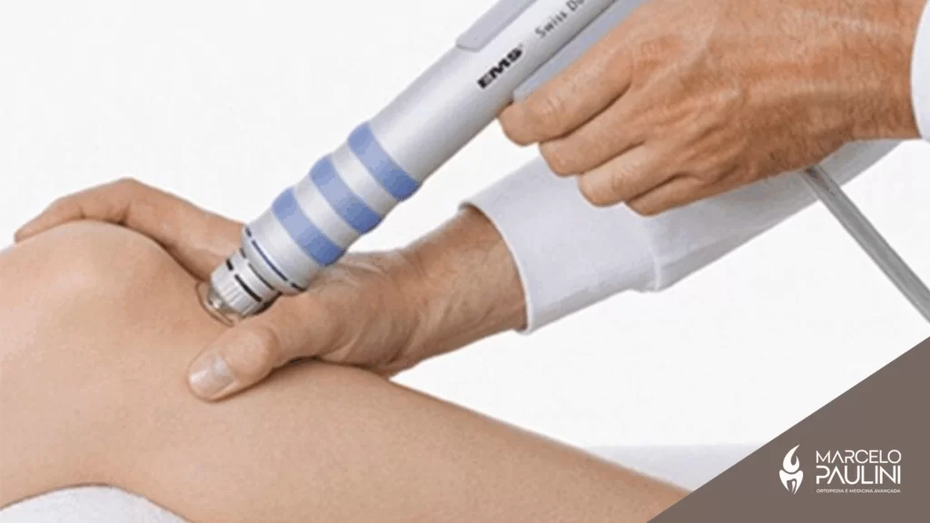 Terapia por onda de choque dói? Entenda como funciona este método que revolucionou o tratamento do joelho
